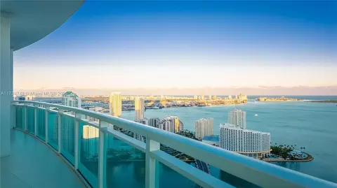 950 Brickell Bay Dr #4611, Miami, FL 33131