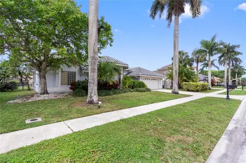Exterior - 10575 E Key Dr, Boca Raton, FL 33498 photo 3 of 9