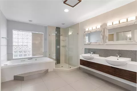 Bath - 10575 E Key Dr, Boca Raton, FL 33498 photo 1 of 5