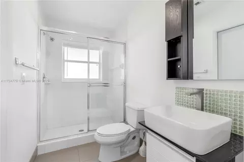 Bath - 10575 E Key Dr, Boca Raton, FL 33498 photo 4 of 5
