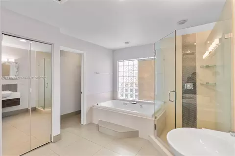 Bath - 10575 E Key Dr, Boca Raton, FL 33498 photo 5 of 5