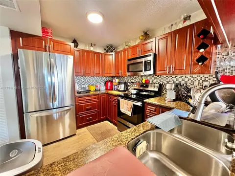 6305 Gage Pl #A-307, Miami Lakes, FL 33014