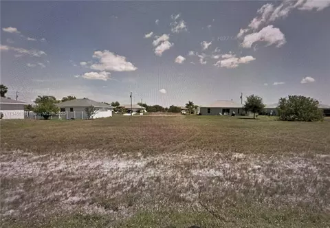 Juanita Place, Cape Coral, FL 33909