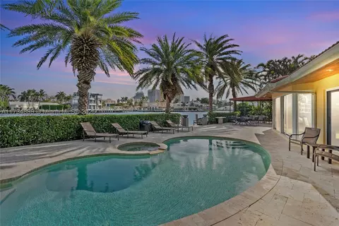 2620 NE 30th Ave, Fort Lauderdale, FL 33306