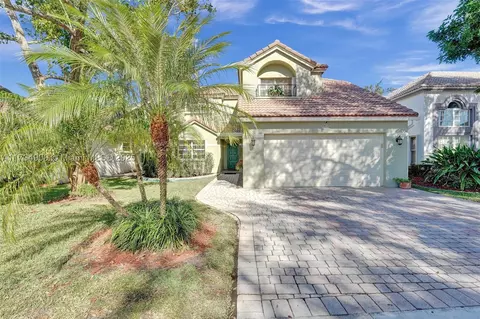2928 Oak Park Cir, Davie, FL 33328