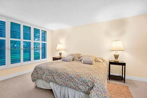 4000 N Cypress Dr #102, Pompano Beach, FL 33069