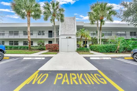 4000 N Cypress Dr #102, Pompano Beach, FL 33069