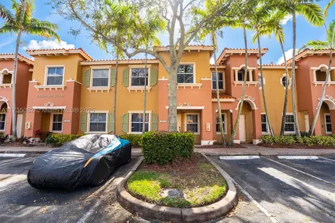 10616 SW 8th St #105, Pembroke Pines, FL 33025