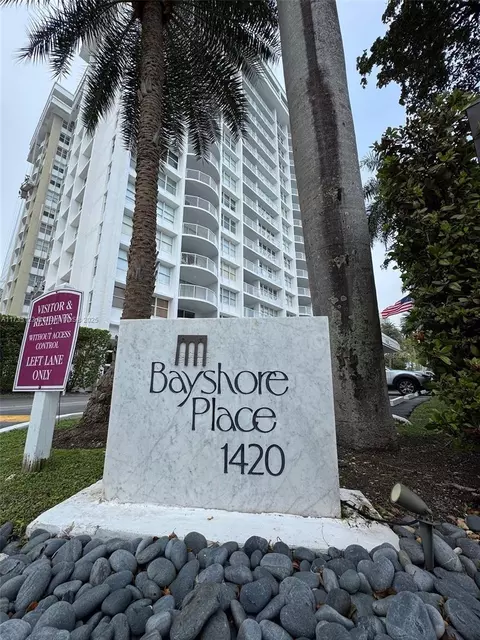 1420 Brickell Bay Dr #306D, Miami, FL 33131