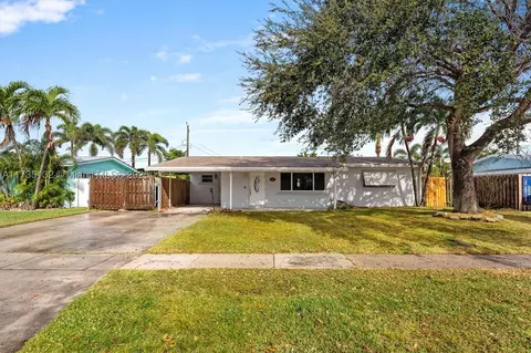 521 SE 3rd Ct, Deerfield Beach, FL 33441