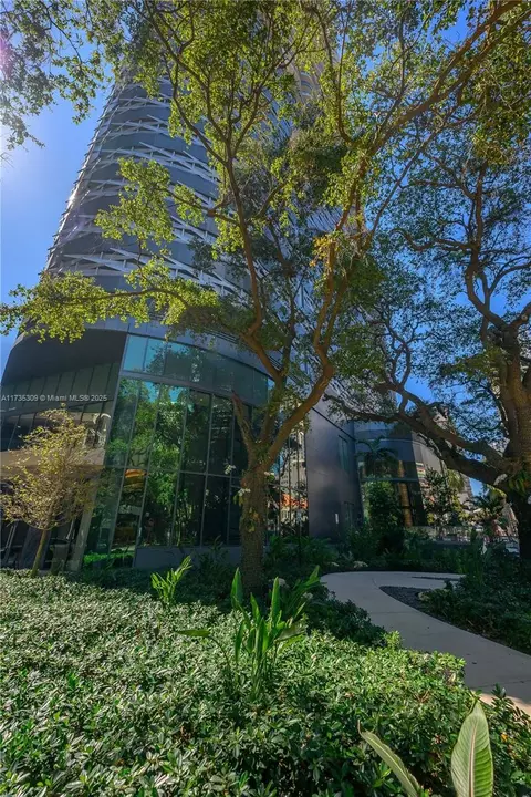1000 Brickell Plz #3702, Miami, FL 33131