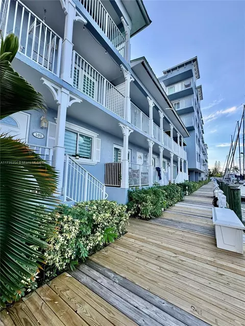 2415 NW 16th St #SLIP 13, Miami, FL 33125