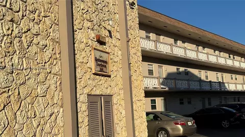 5181 W Oakland Park Blvd #305, Lauderdale Lakes, FL 33313