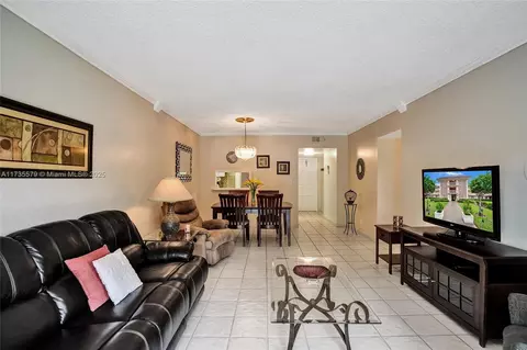 1100 Hillcrest Ct #302, Hollywood, FL 33021