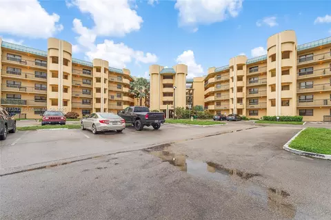 6575 W Oakland Park Blvd #114, Lauderhill, FL 33313