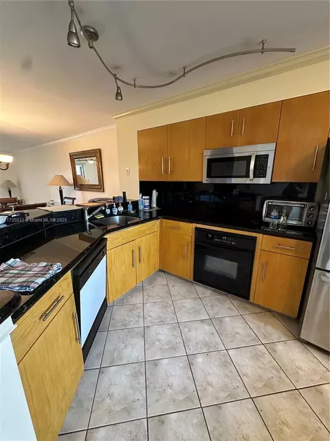 2240 N Cypress Bend Dr #603, Pompano Beach, FL 33069