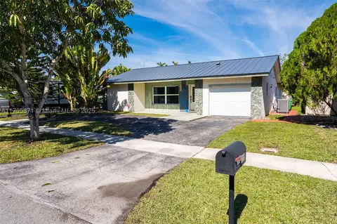 9211 NW 33rd Pl, Sunrise, FL 33351