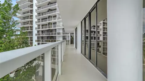 20281 E Country Club Dr #407, Aventura, FL 33180