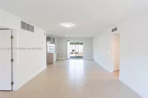 3031 NW 68th St #12F, Fort Lauderdale, FL 33309