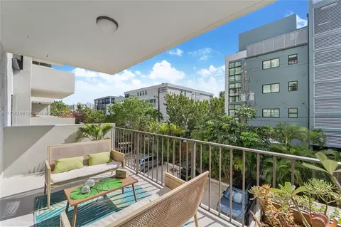 575 Crandon Blvd #306, Key Biscayne, FL 33149