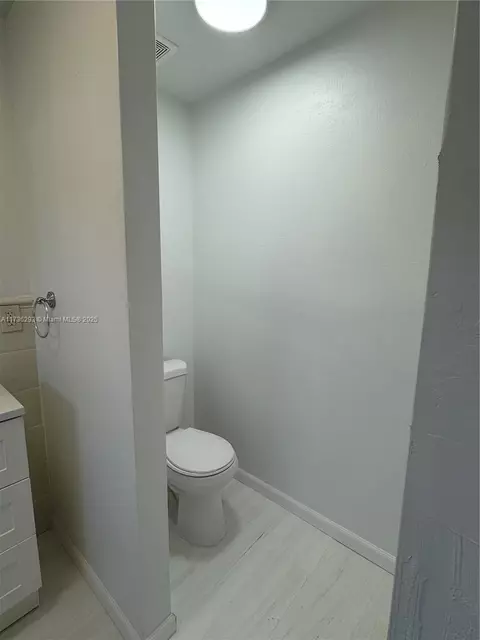 Undisclosed, Hialeah, FL 33015 photo 12