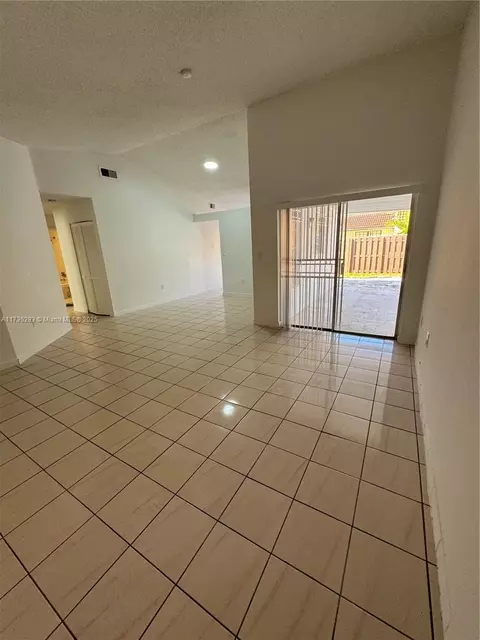 Undisclosed, Hialeah, FL 33015 photo 2