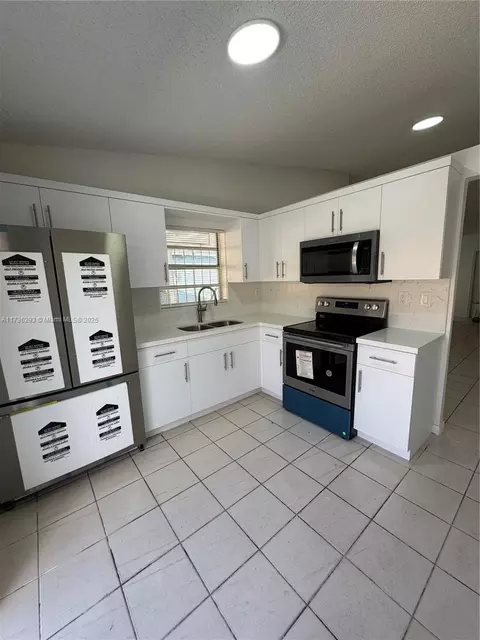 Undisclosed, Hialeah, FL 33015 photo 6