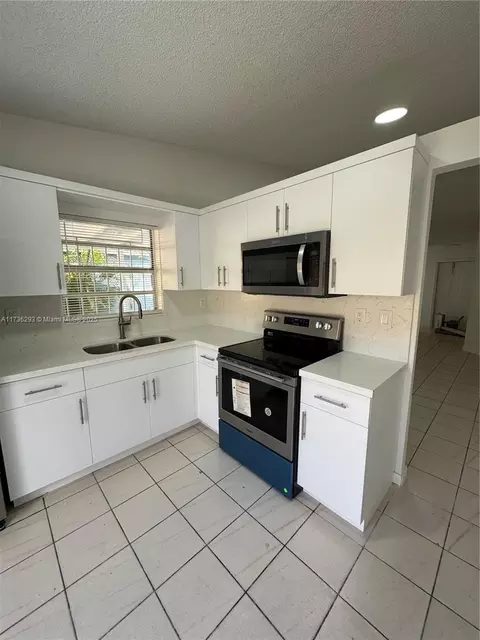 Undisclosed, Hialeah, FL 33015 photo 5