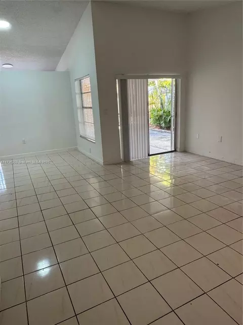 Undisclosed, Hialeah, FL 33015 photo 3