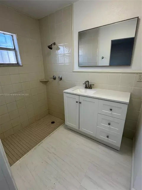 Undisclosed, Hialeah, FL 33015 photo 11