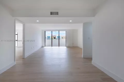 600 Biltmore Way #516, Coral Gables, FL 33134