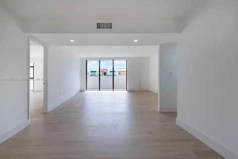 600 Biltmore Way #516, Coral Gables, FL 33134