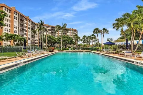 1200 Saint Charles Pl #402, Pembroke Pines, FL 33026