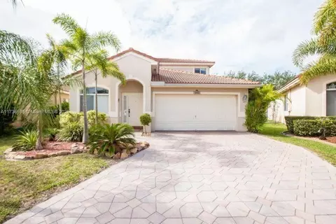 5053 Woodfield Way, Coconut Creek, FL 33073