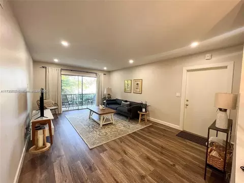 7949 SW 104th St #214D, Miami, FL 33156