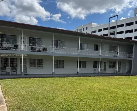 383 E 4th Ave #8, Hialeah, FL 33010