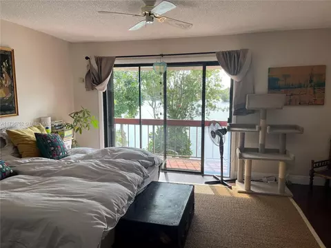 3090 Bermwood Ln #239, Hollywood, FL 33021