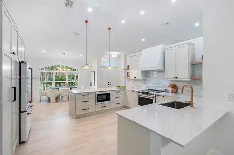 640 SW 101 Ave, Plantation, FL 33324