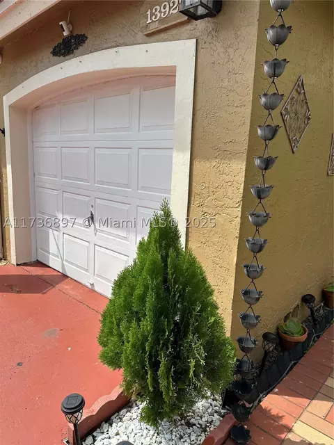 13927 SW 102nd Ln, Miami, FL 33186