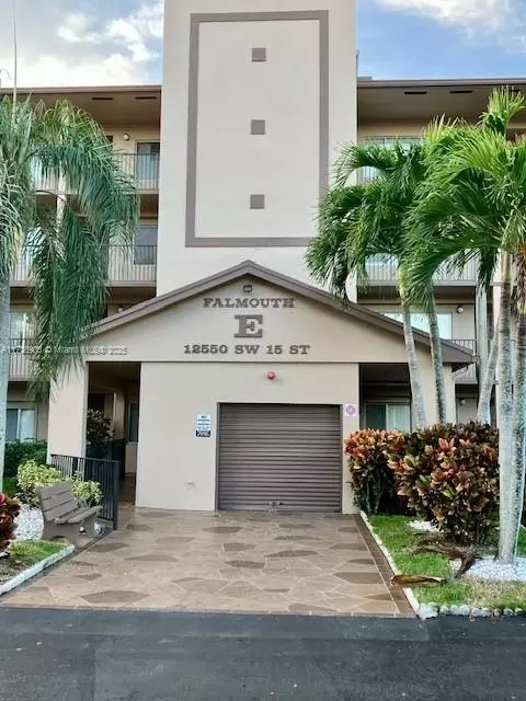 12550 SW 15th St #212E, Pembroke Pines, FL 33027