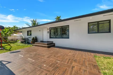 246 NW 82nd Ter, Miami, FL 33150