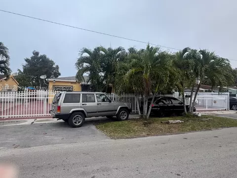 9255 NW 32nd Ct Rd, Miami, FL 33147