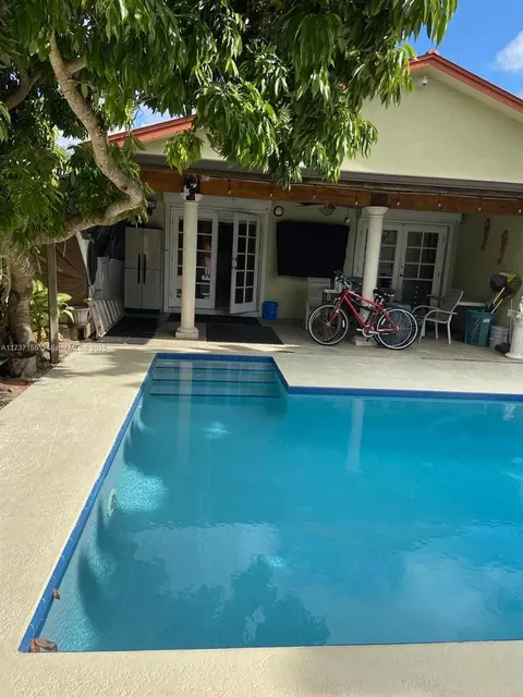 456 Palmetto Dr, Miami Springs, FL 33166
