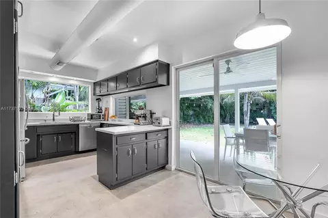 385 Harbor Ct, Key Biscayne, FL 33149 photo 25