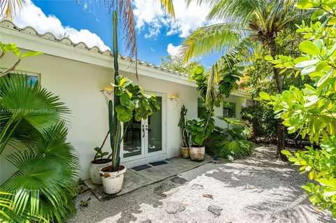 385 Harbor Ct, Key Biscayne, FL 33149 photo 8