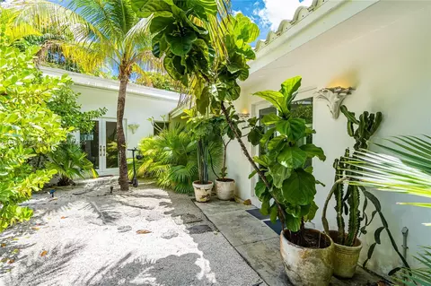 385 Harbor Ct, Key Biscayne, FL 33149 photo 9
