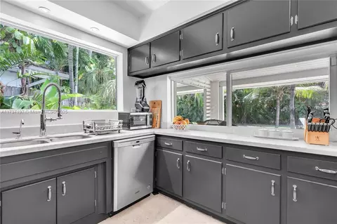 385 Harbor Ct, Key Biscayne, FL 33149 photo 28