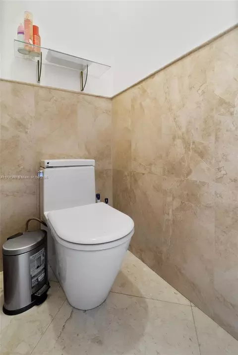 Undisclosed, Hialeah, FL 33015 photo 25