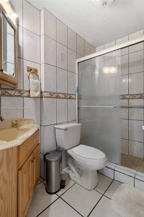 Undisclosed, Hialeah, FL 33015 photo 17