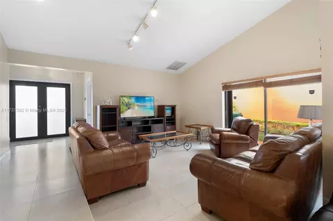 Undisclosed, Hialeah, FL 33015 photo 20